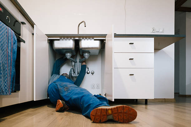 Professional Leak Detection technician working in Latham, IL